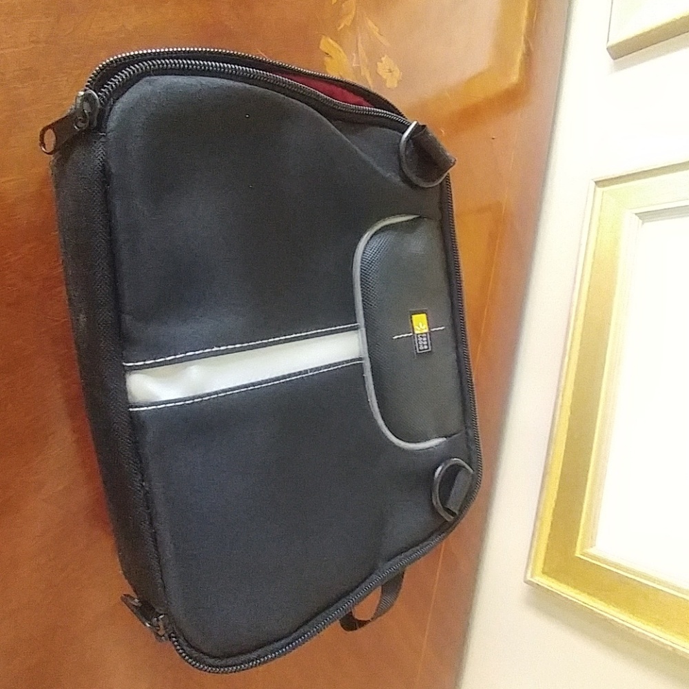 Case Logic Car Portable DVD Case